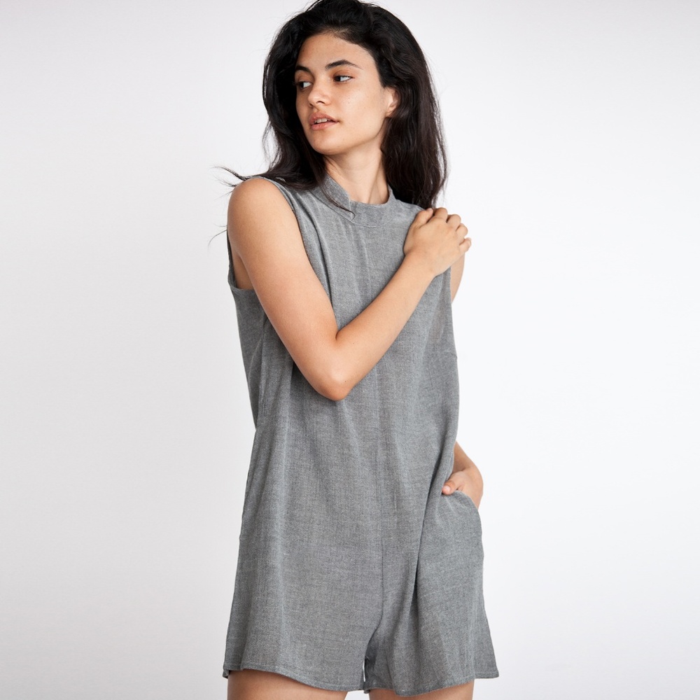 GREY SLEEVELESS ROMPER - Picture 2 of 4